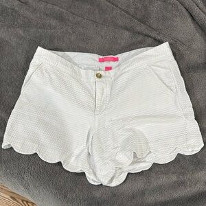 Lilly Pulitzer white scalloped shorts
